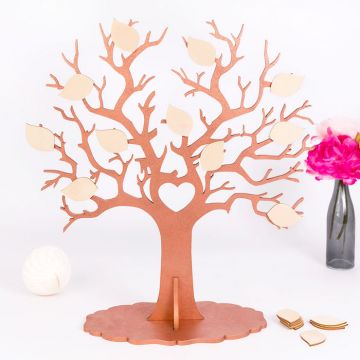 Weddingtree mit Blättern
