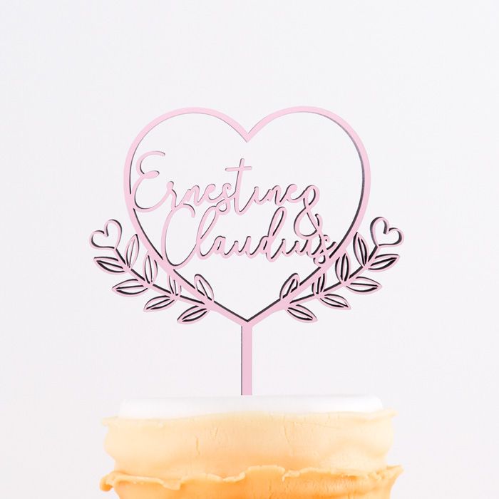 Cake Topper mit Namen im Schnörkelherz
